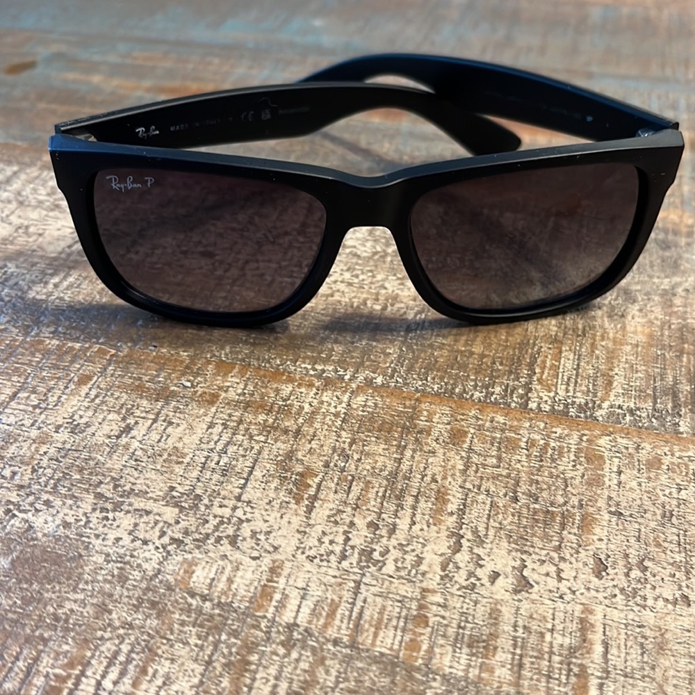 Ray-Ban polarized sunglasses 🕶️